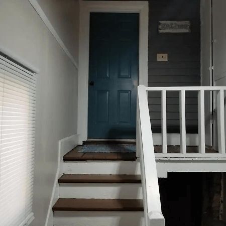 Cozy 3 & 4 Bed Home 2 Blocks To Hospitals & Lambeau Green Bay Exterior photo