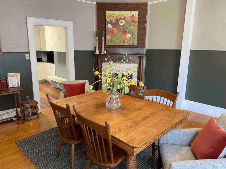 Cozy 3 & 4 Bed Home 2 Blocks To Hospitals & Lambeau Green Bay Exterior photo