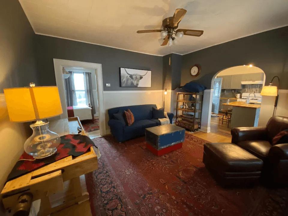 Cozy 3 & 4 Bed Home 2 Blocks To Hospitals & Lambeau Green Bay Exterior photo