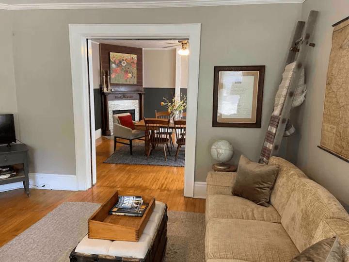 Cozy 3 & 4 Bed Home 2 Blocks To Hospitals & Lambeau Green Bay Exterior photo